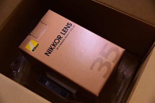 Nikon Nikon AF-S NIKKOR 35mm f/1.8G EDの箱